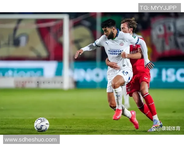 埃因霍温与罗斯托夫的精彩对决揭示足球战术与团队合作的魅力 埃因霍温与罗斯托夫的精彩对决揭示足球战术与团队合作的魅力