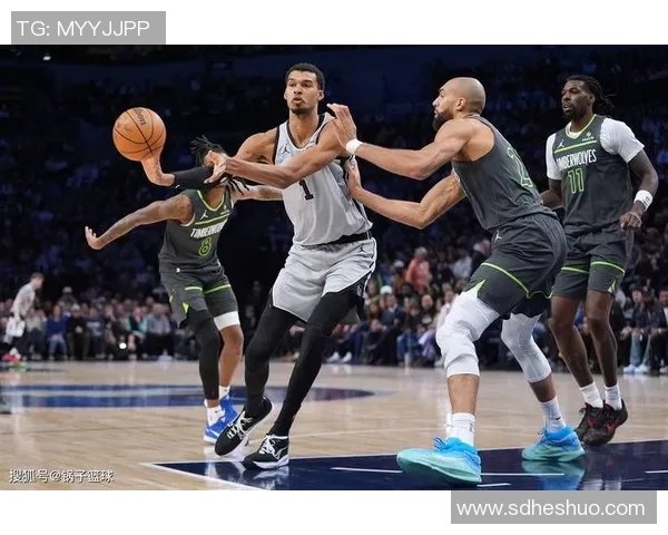 马刺与凯尔特人全场激战回顾精彩瞬间与关键时刻分析