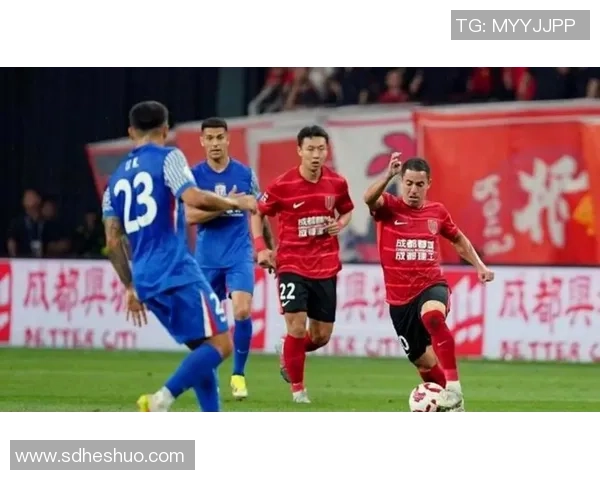 中超激战重庆队迎战江苏队双方全力争胜展现足球魅力与团队精神