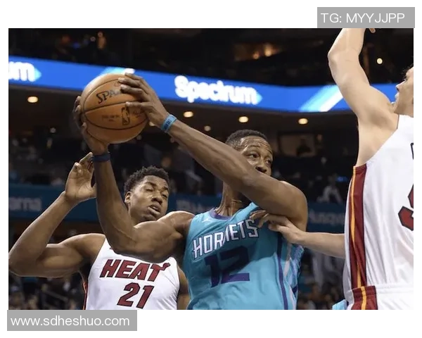 倔金与黄蜂对决前瞻分析双方阵容状态及战术布局探讨