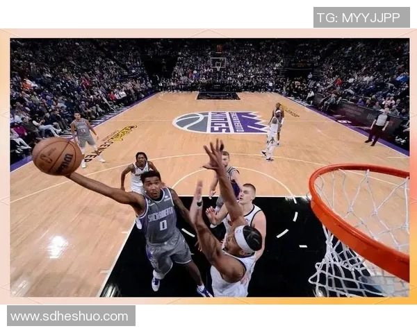 篮球明星在赛场上爆发出惊人实力引领球队走向胜利的传奇故事